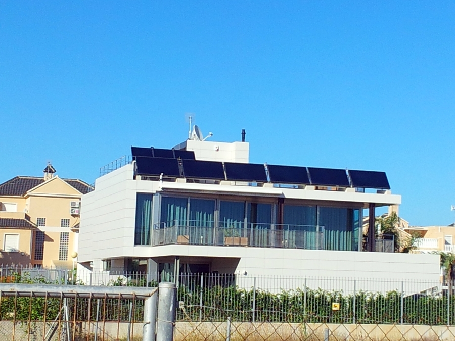 9 paneles en vivienda unifamiliar torrrevieja.