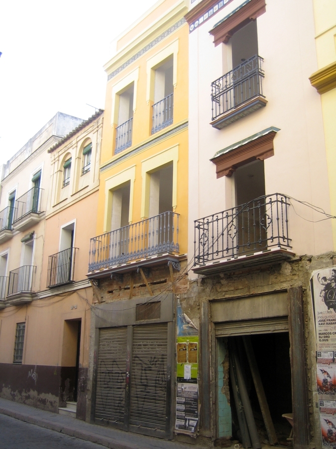 9 Vdas. Sevilla - Reina Amorena S.L.