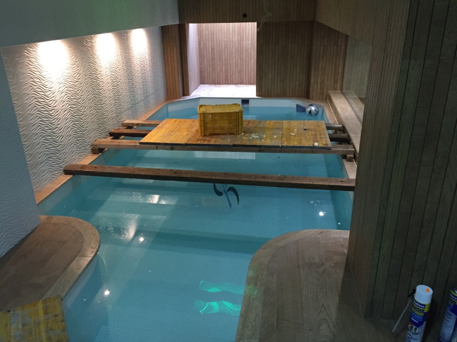 Piscina climatizada en sótano