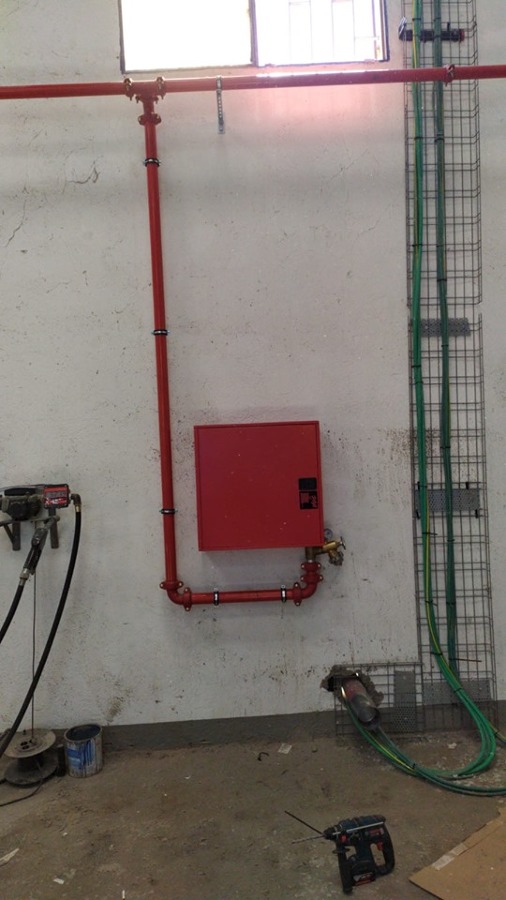 Red de BIES en nave industrial