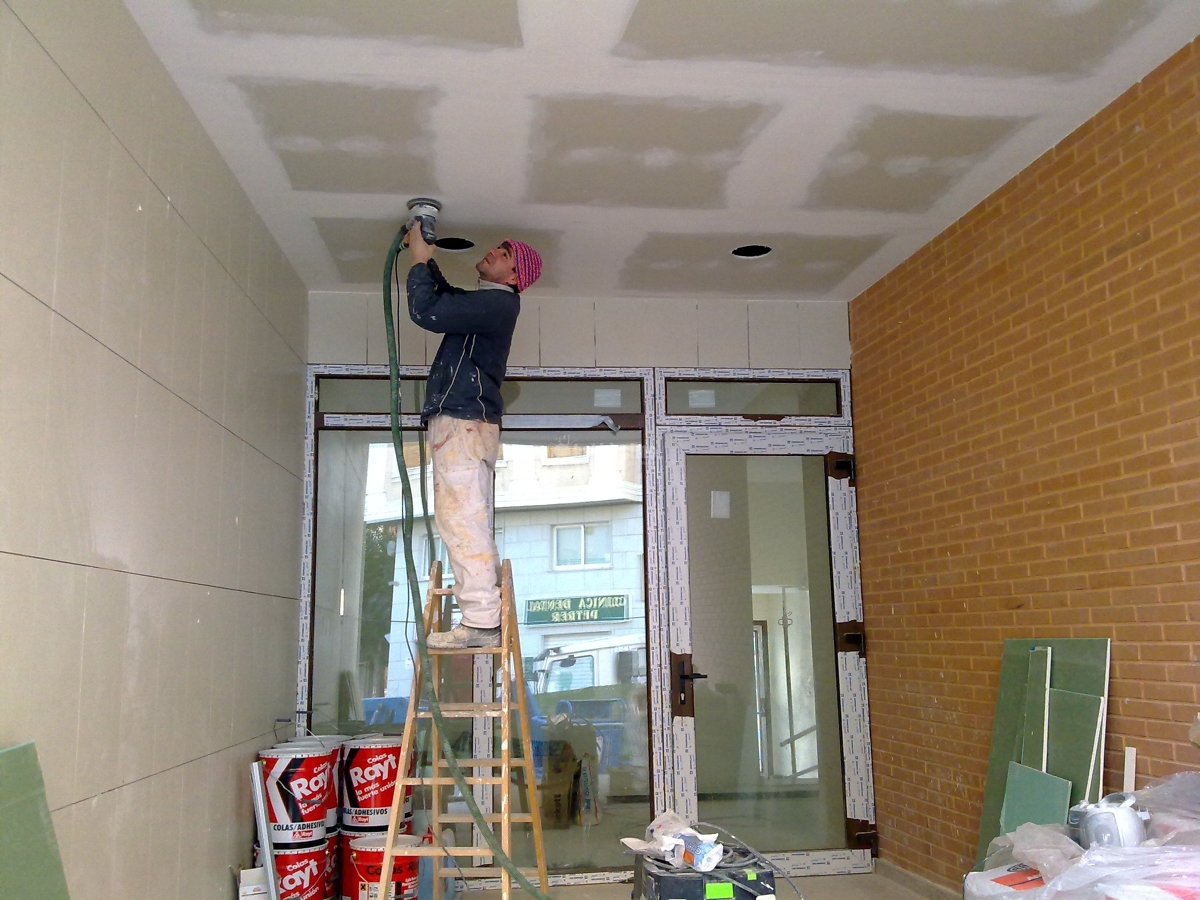 Acabado liso de techo en escuela de musica tradicional y danza