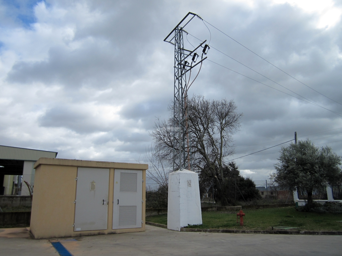 Electricistas, Redes Informáticas, Fontaneros