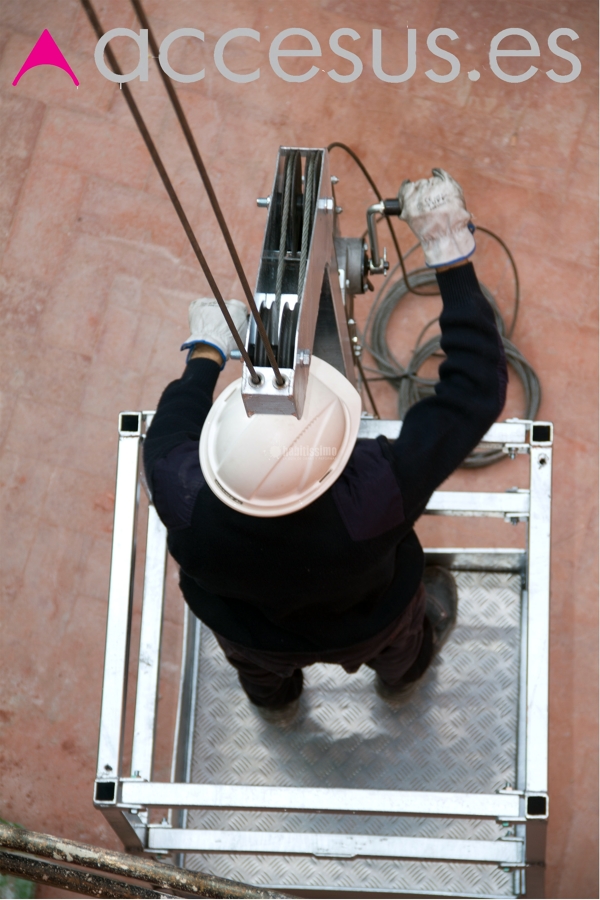 Cabina colgante de 0.8 x 0.8 m con elevación manual