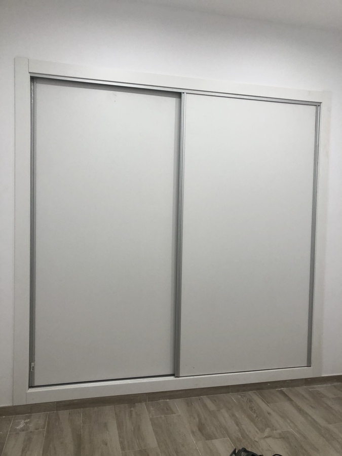 Puertas corredera de armario
