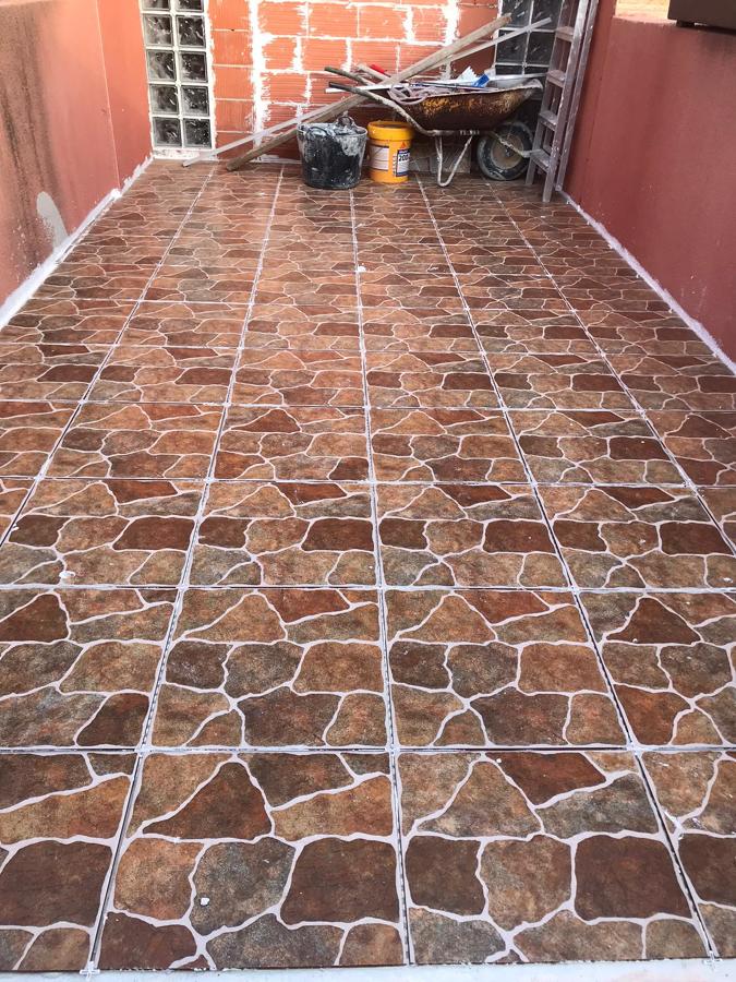 Alicatado suelo de garaje