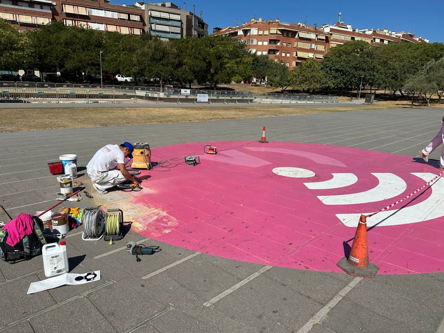Remover pintura epoix suelo trabajos relizado ajuntameinto viladecans