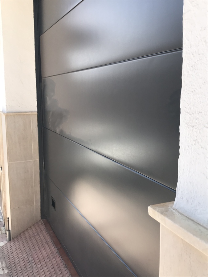 Seccional gris oscuro