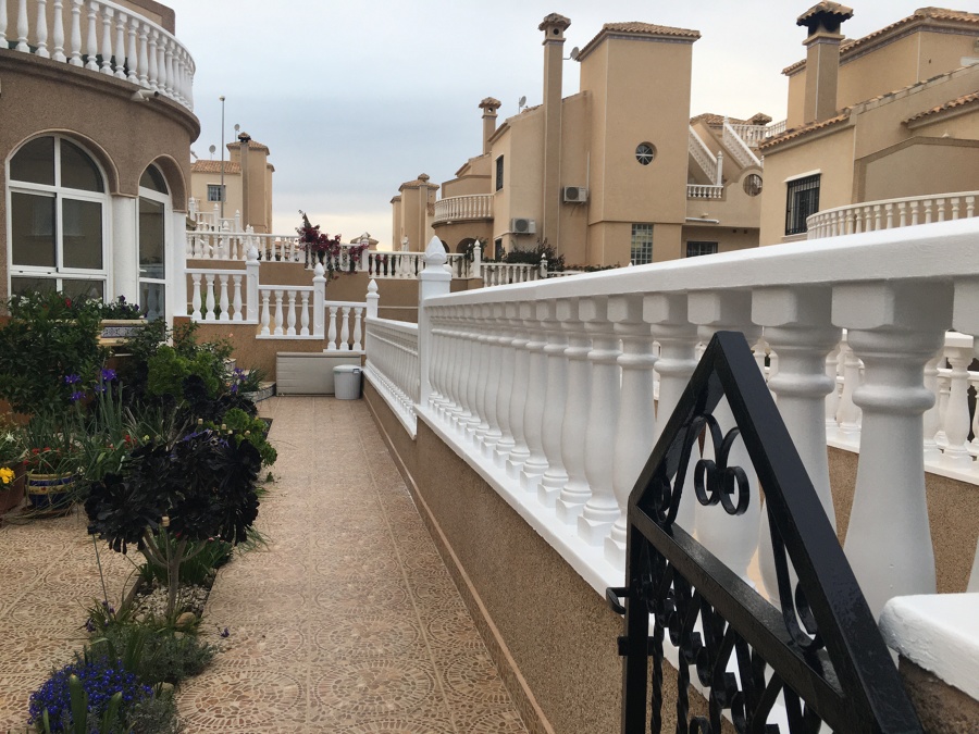 Balaustrada blanco brillante