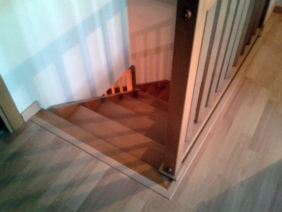 Acabado de parquet en escalera de madera