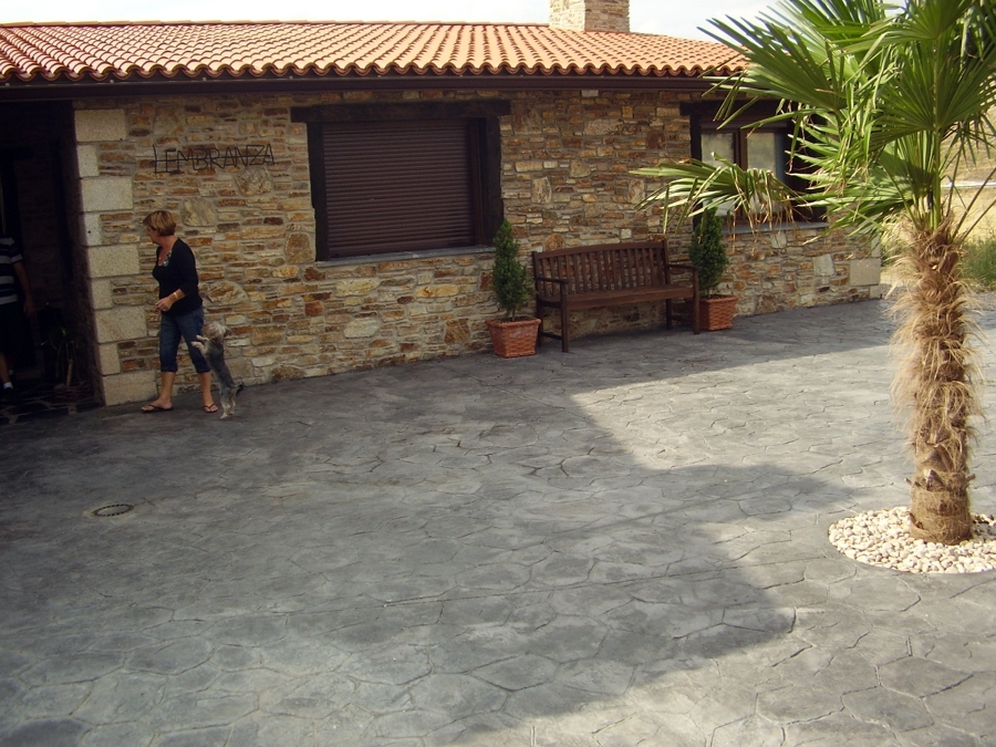 CONSTRUCCIÓN DE CHALET RUSTICO Y TERMINACIONES 