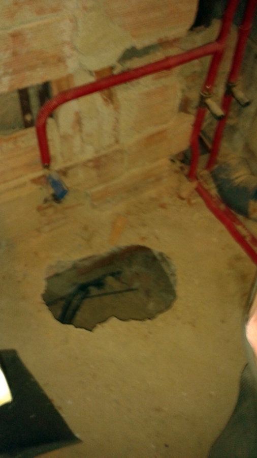 ACCESO A LAS TUBERÍAS POR FORJADO