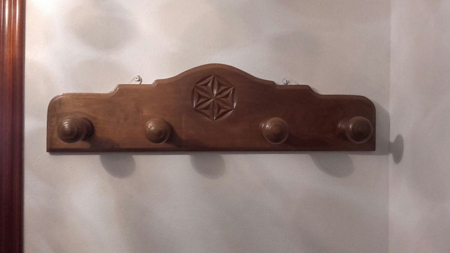 Juan y Trabajos En Madera