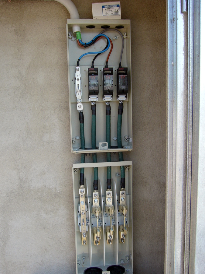 ACOMETIDAS ELECTRICAS