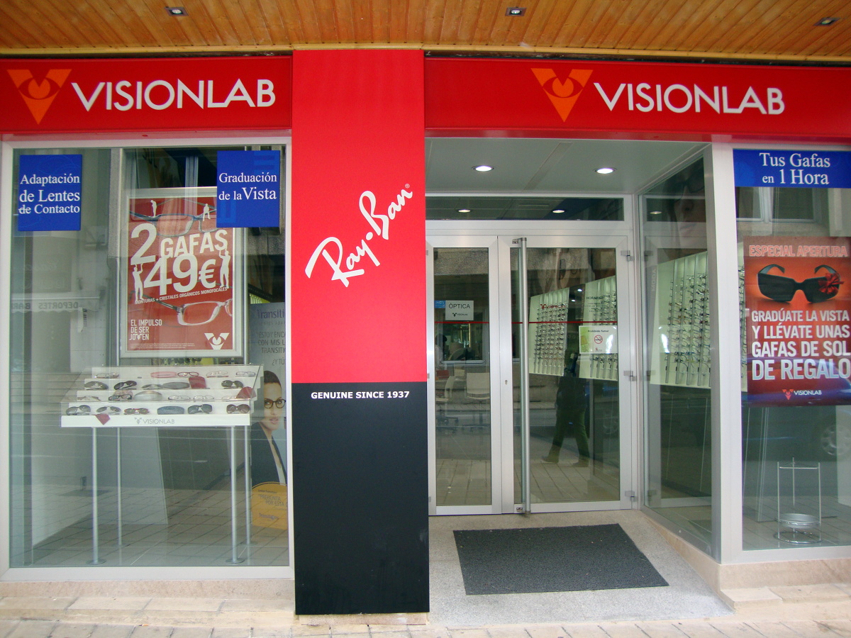 Acondicionamiento de local destinado a Óptica en Soria.