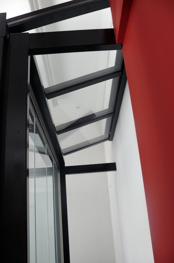 Acristalamiento de techo en perfil aluminio negro y  cristal