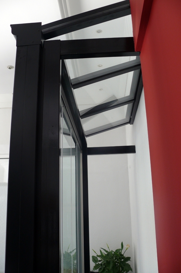 Acristalamiento de techo en perfil aluminio negro y  cristal