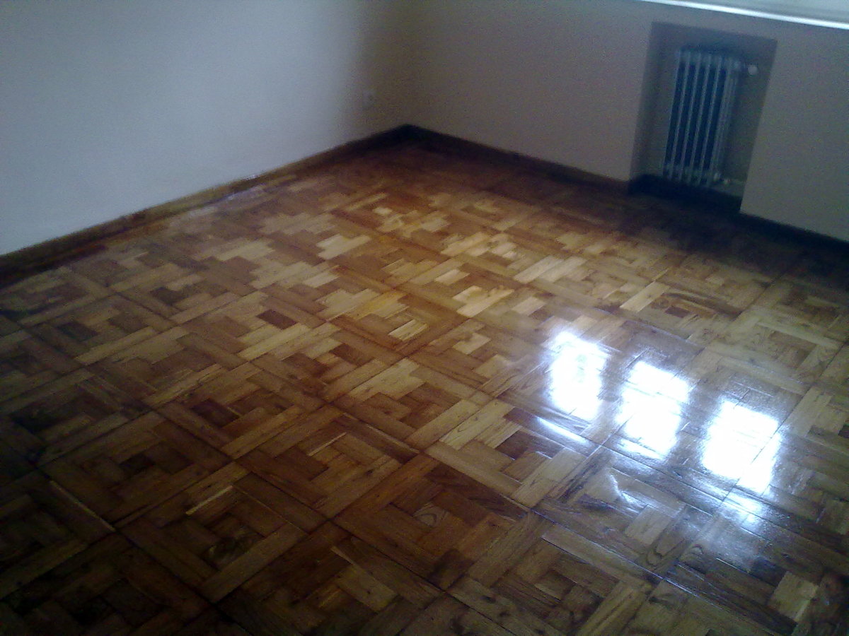 ACUCHILLADO Y BARNIZADO