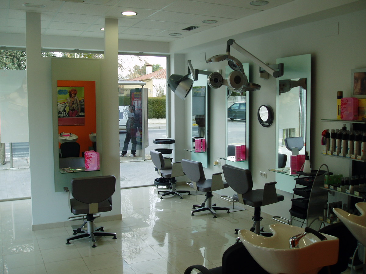 Adaptacion de Local en Bruto a peluqueria.