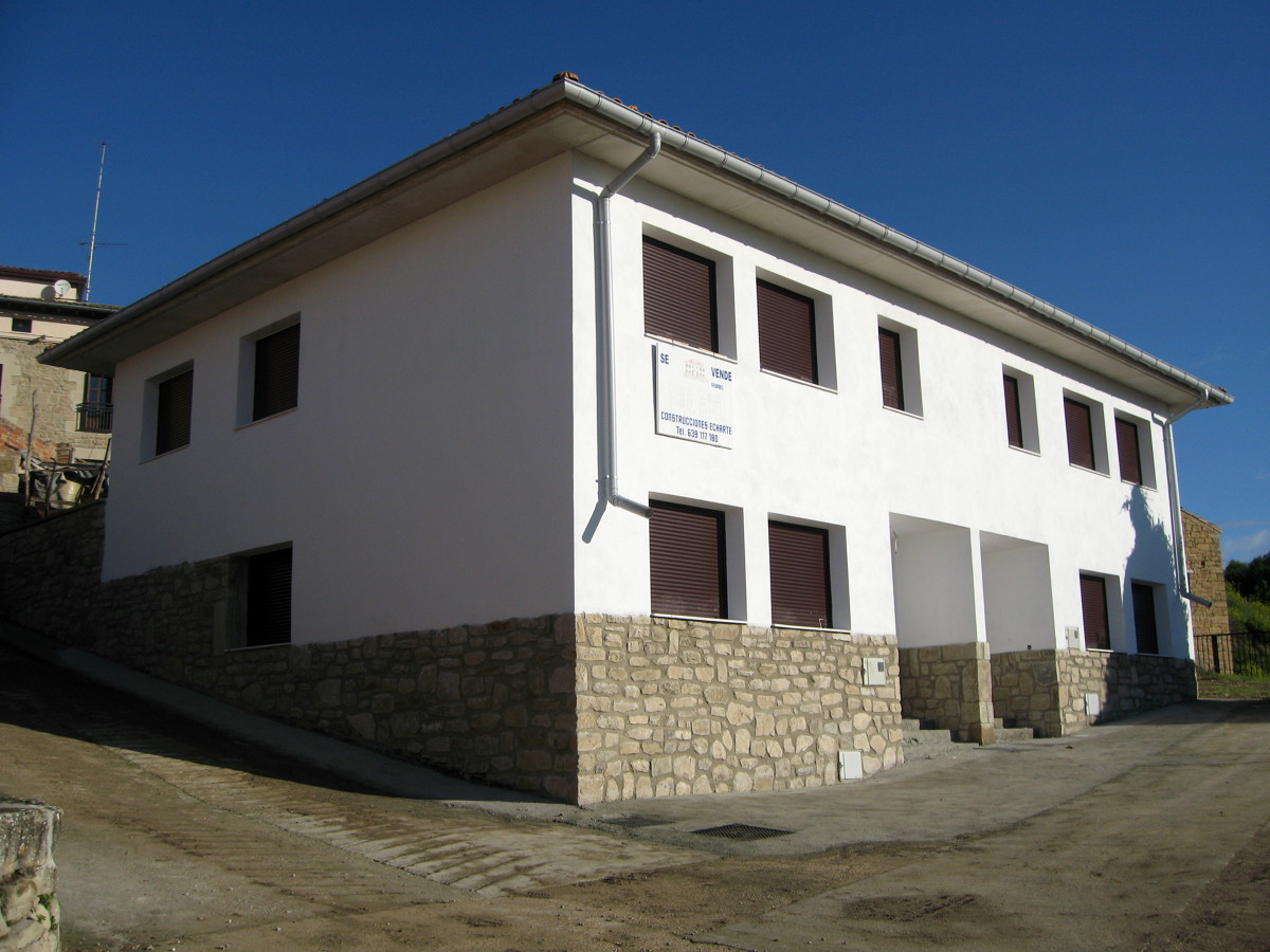 ADOSADAS EN TORRES DEL RIO