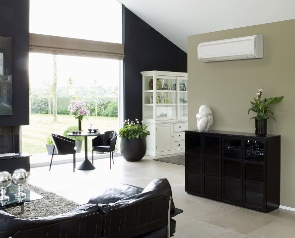 Aire acondicionado en salón de chalet