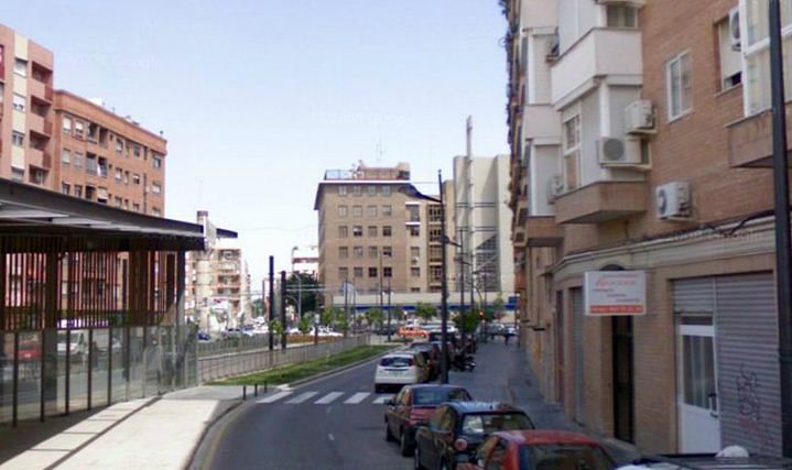 ALABAU enfrente de estación metro