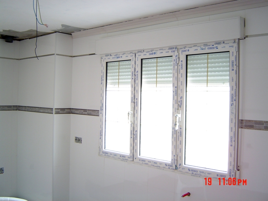 ALICATADO DE COCINA EN VIVIENDA UNIFAMILIAR TORRELAVEGA