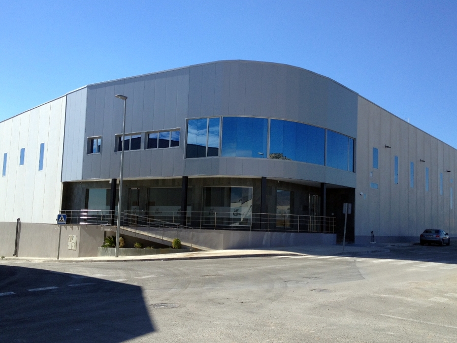 Almacén de Bebidas y Oficinas