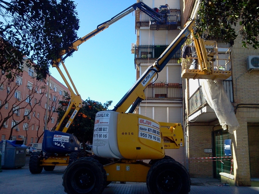 Alquiler de plataforma articulada para restauración