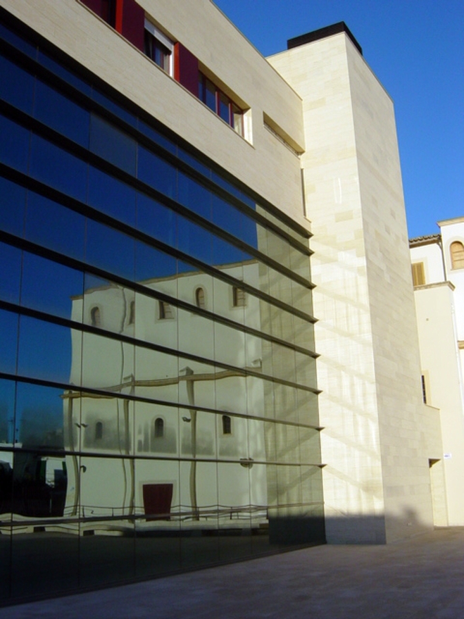 Ampliación de centro universiatio