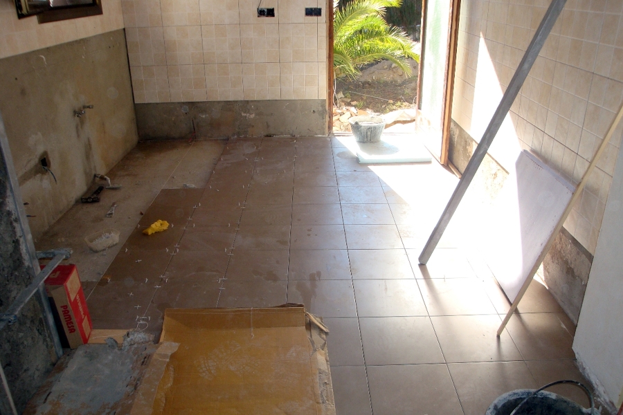 ampliación y reforma de una cocina.