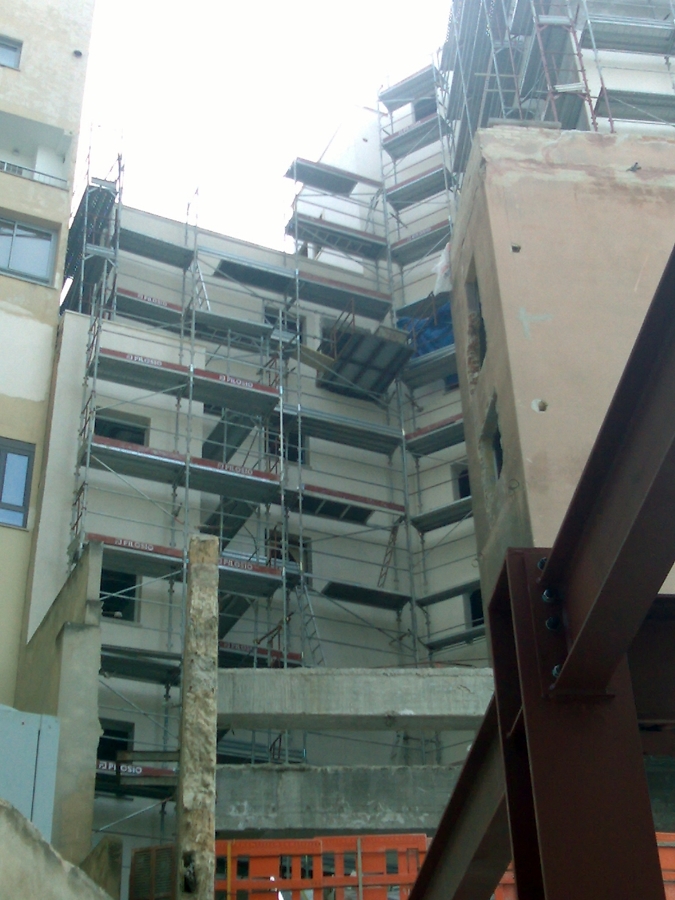 ANDAMIO EN FACHADAS INTERIORES