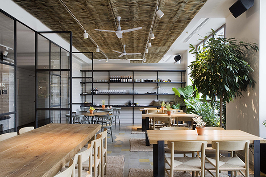 Anna La Santa, Madrid