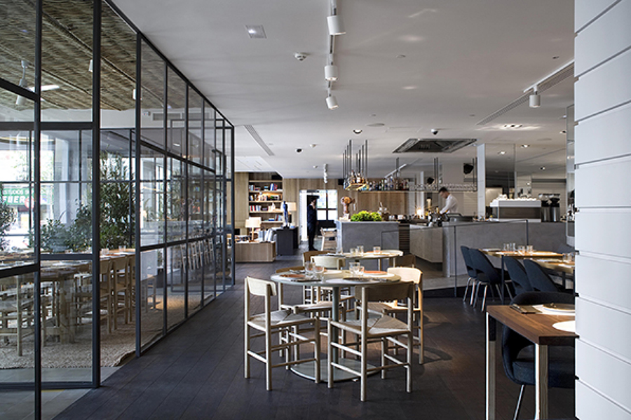 Anna La Santa, Madrid