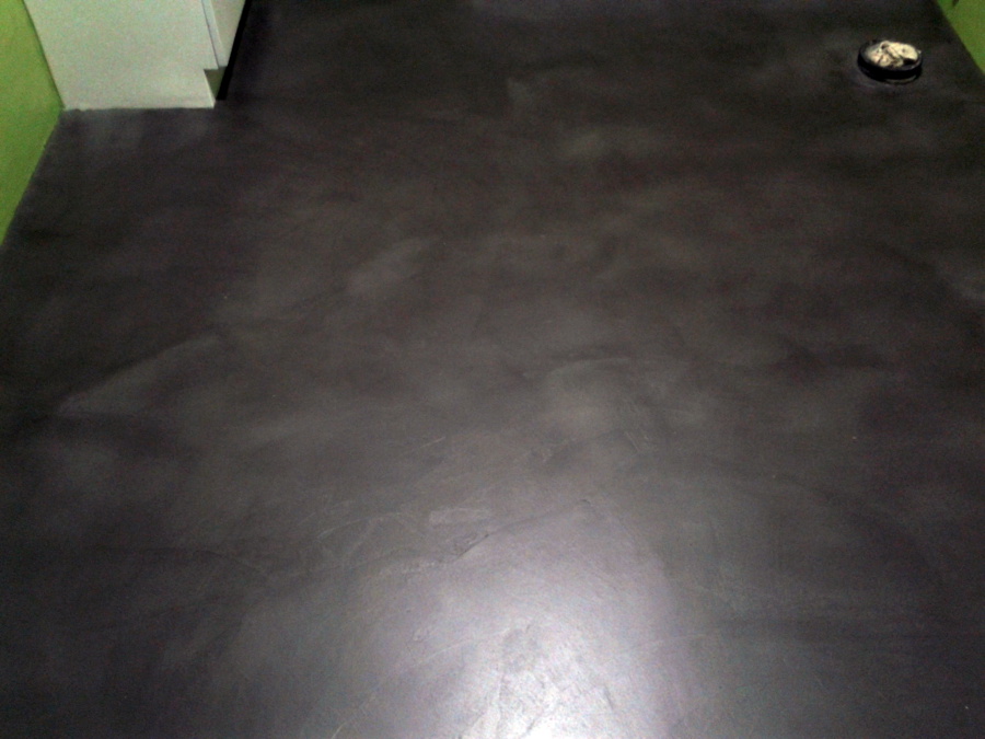 Aplicación de Microcemento en suelo