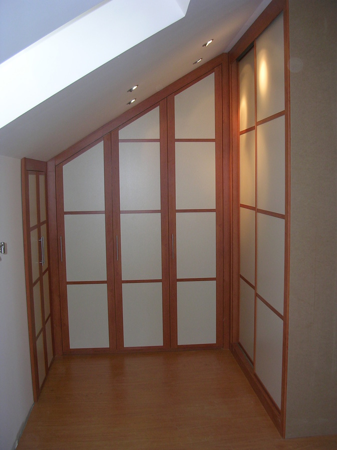 Armario abuhardillado