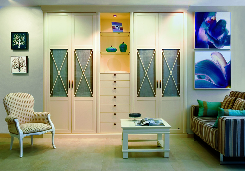 Armario de puertas abatibles Serie Perla