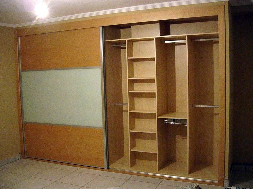 Armario empotrado a medida.