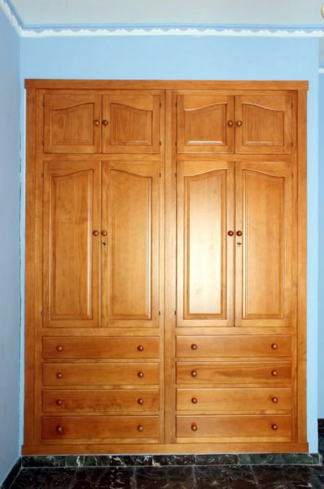 Armario empotrado provenzal.