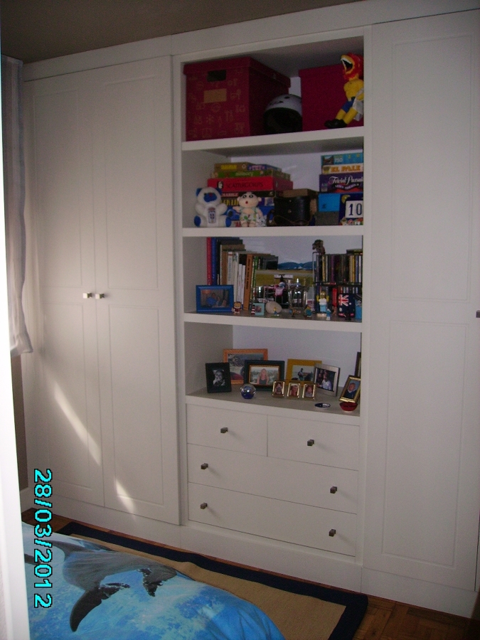 armario en dormitorio