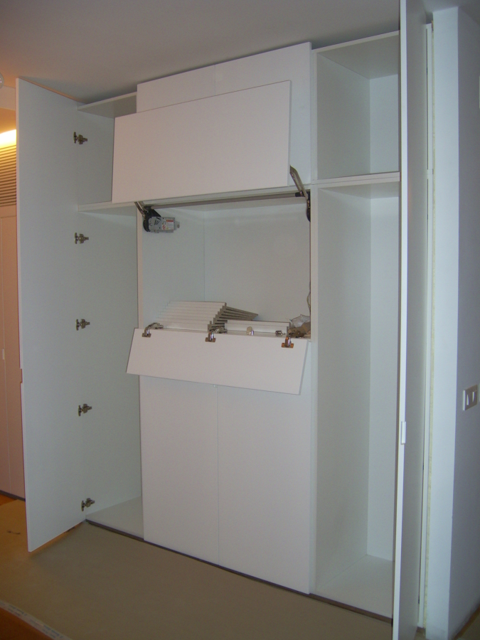 Armario lacado en blanco