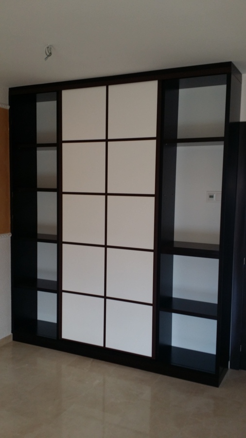 armario librería en wengué