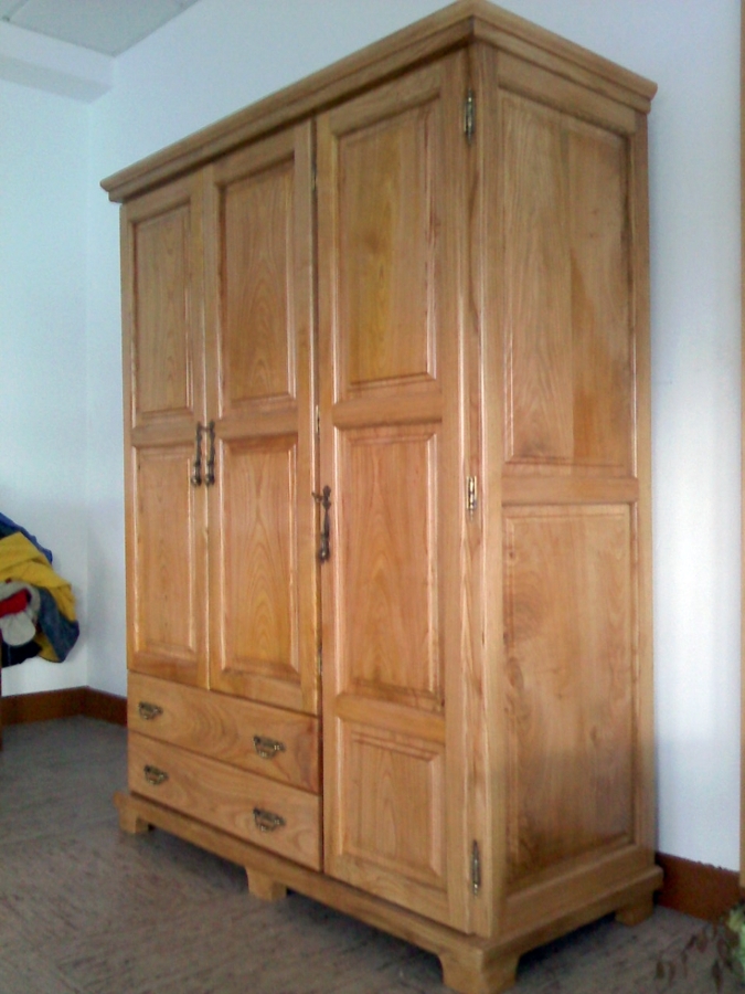 ARMARIO MACIZO EN CASTAÑO