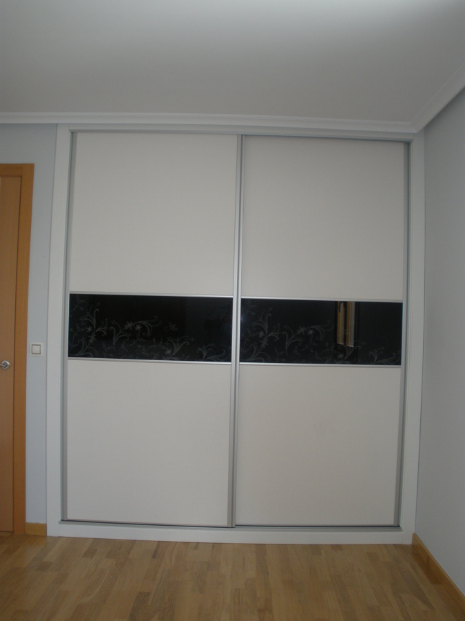 ARMARIO MELAMINA Y CRISTAL