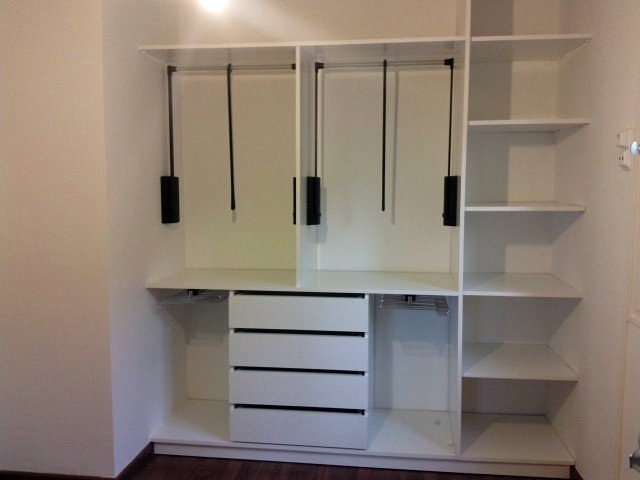 Armario sin puertas