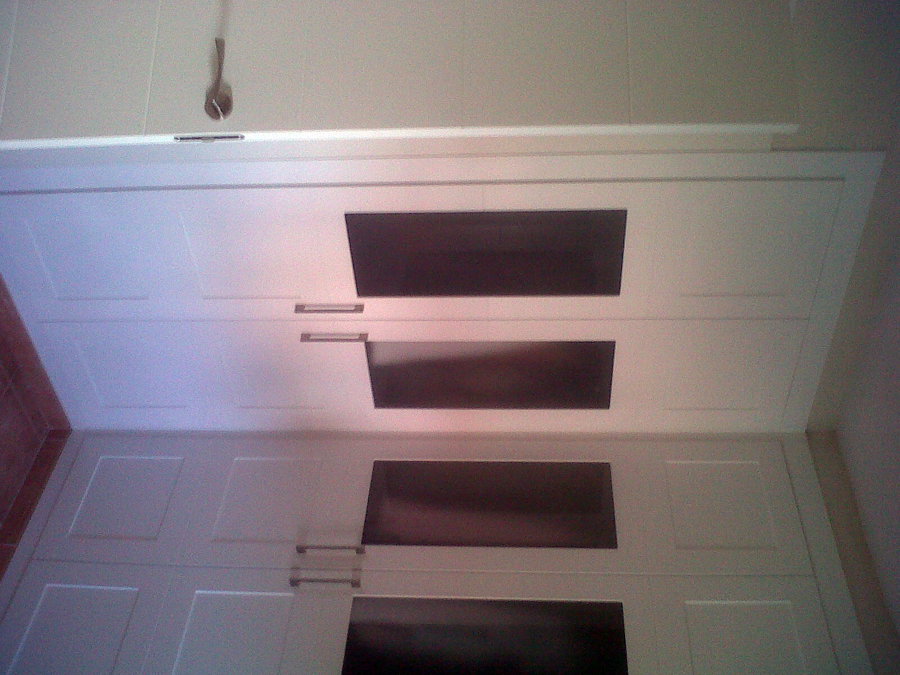 armarios a medida diseño con cristaleras 