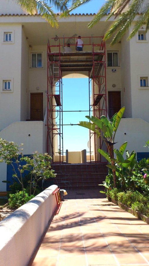 Arreglo de fachada en Bermuda Beach