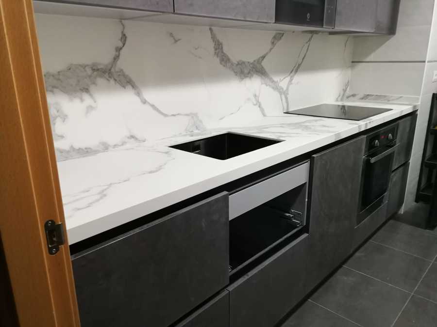 ASCALE TORANO STATTUARIO  PORCELANICO