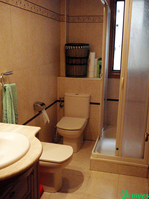 Aseo completamente equipado reformado para piso de estudiantes en Pamplona