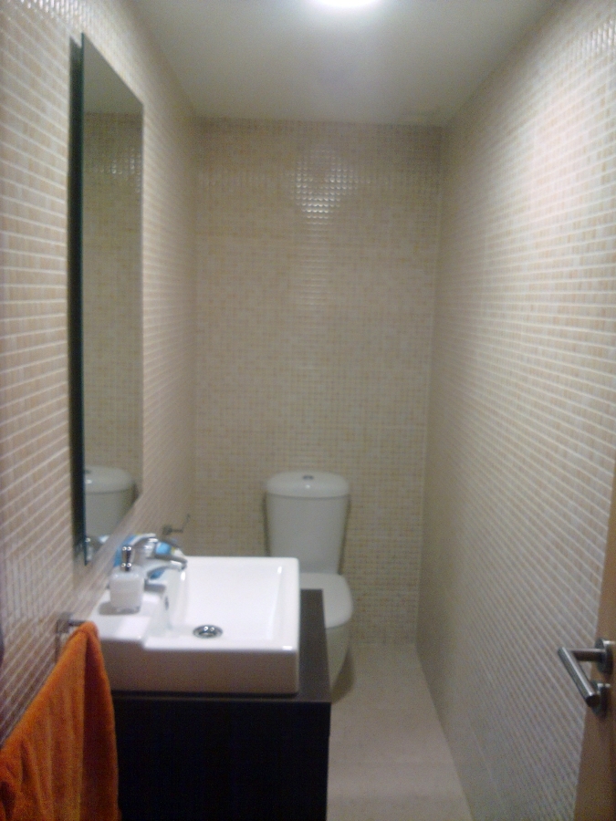 ASEO CON WC Y MUEBLE CON LAVABO