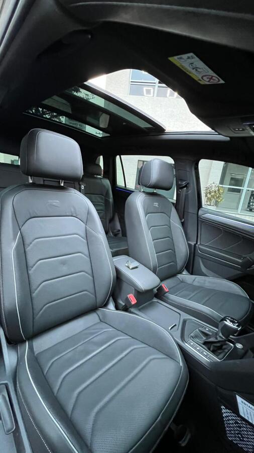 Detalle interior de coche